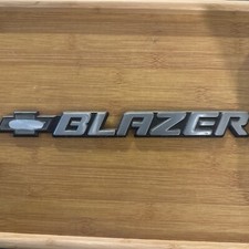 1995 2001 2002 2003 2004 2005 Chevrolet Blazer Nameplate Badge Emblem 15672283
