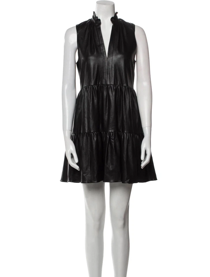 Vestido Amanda Uprichard sin mangas de cuero azafrán en capas en negro. Pequeño Foto 2 de 4