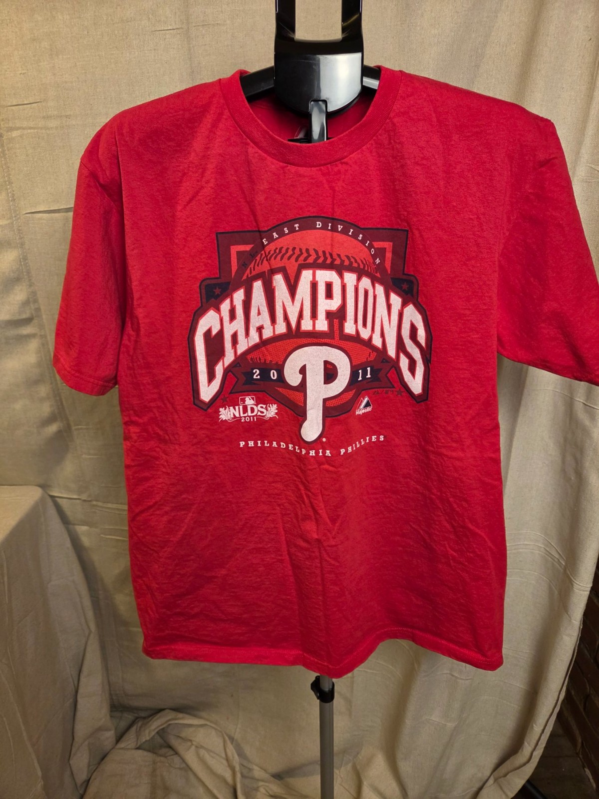 Majestic Philadelphia Phillies 2011 NLDS Champions T-Shirt Men's Large Red