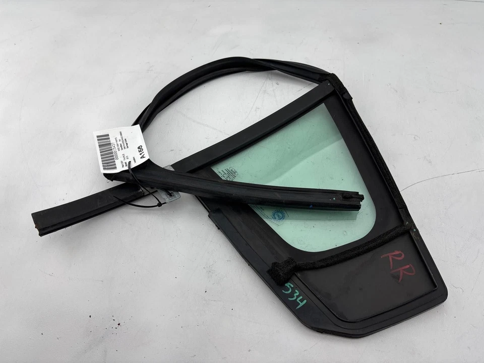 2010 - 2019 年福特 TAURUS 后门通风窗玻璃带运行通道原始设备制造商。 — 第 3/4 张图片