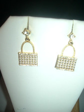 WOMENS DANGLING PEARL CRYSTAL GOLD HANDBAG/PURSE Betsey Johnson Pierced EARRINGS