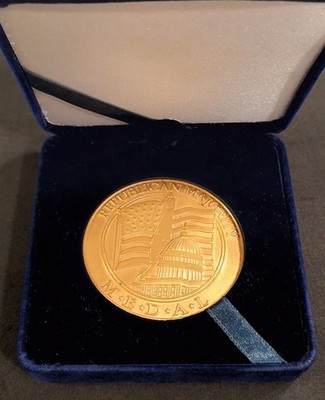 Vintage Republican Majority Medal MCMXCVII 1997 With Original Blue Velvet Case