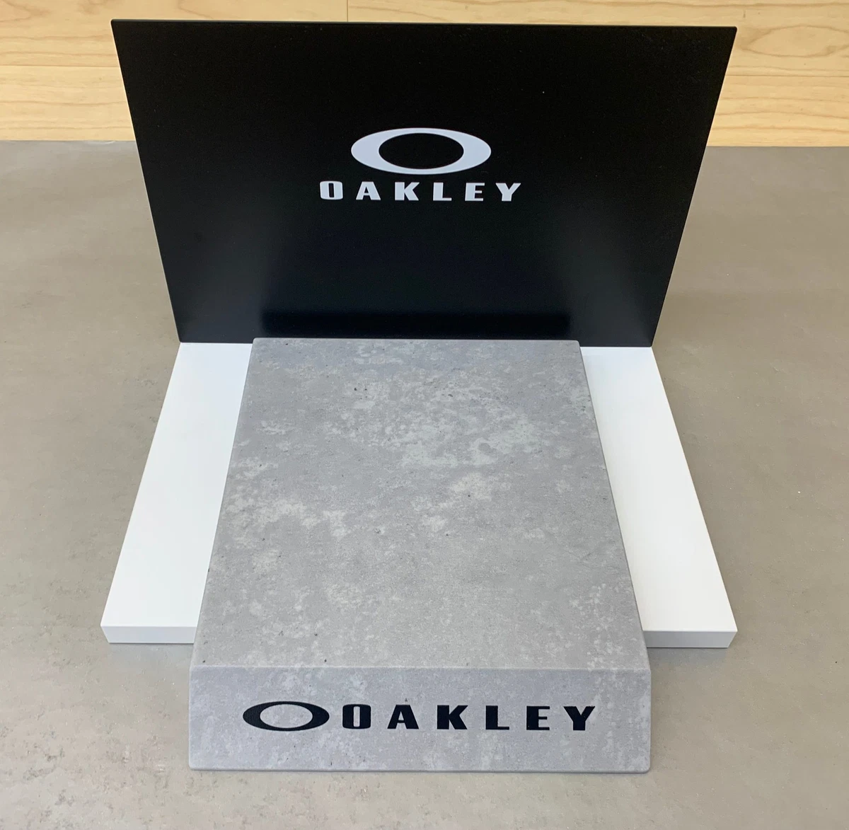 Oakley Retail Display Cases | eBay
