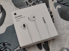 NEW Apple Earpods With 3.5mm Headphone Plug Wired Headset Earbud Plane Travel
