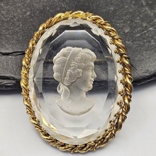 Victorian Style Itaglio Cameo Goldtone Brooch Reverce Carve Glass