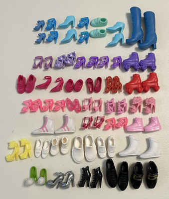 MODEPUPPEN GEMISCHT SCHUH STIEFEL ZUBEHÖR KONVOLUT IM STIL VON BARBIE SINDY ETC.