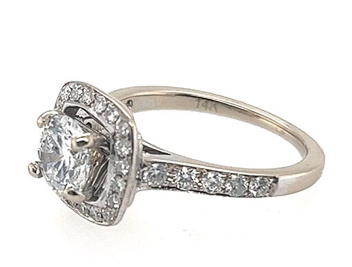 Anillo de compromiso de diamantes halo certificado IGI redondo 1,41 quilates D VS cultivado en laboratorio oro de 14 k Foto 4 de 4