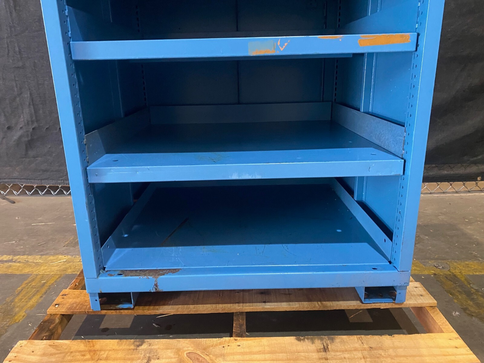 Stanley Vidmar Ind Tool Storage with Shelves W30" H33