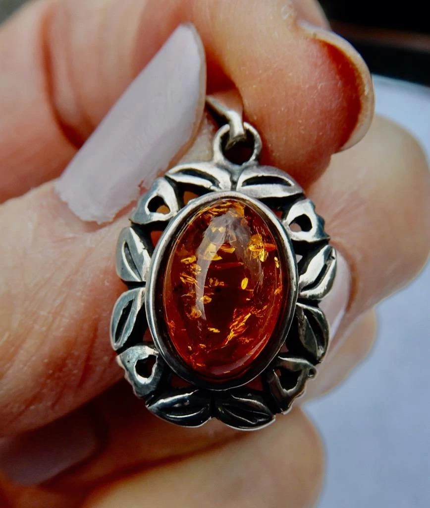 Sterling silver amber sale pendant