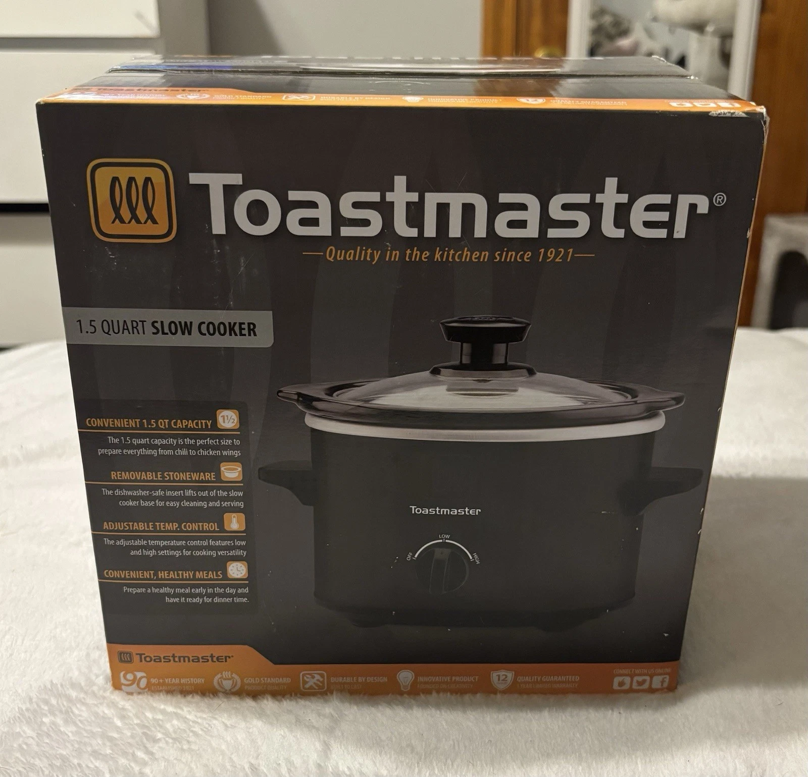 Toastmaster 1.5 Quart Slow Cooker Black Removable Stoneware Crock Pot TM-151SCGT