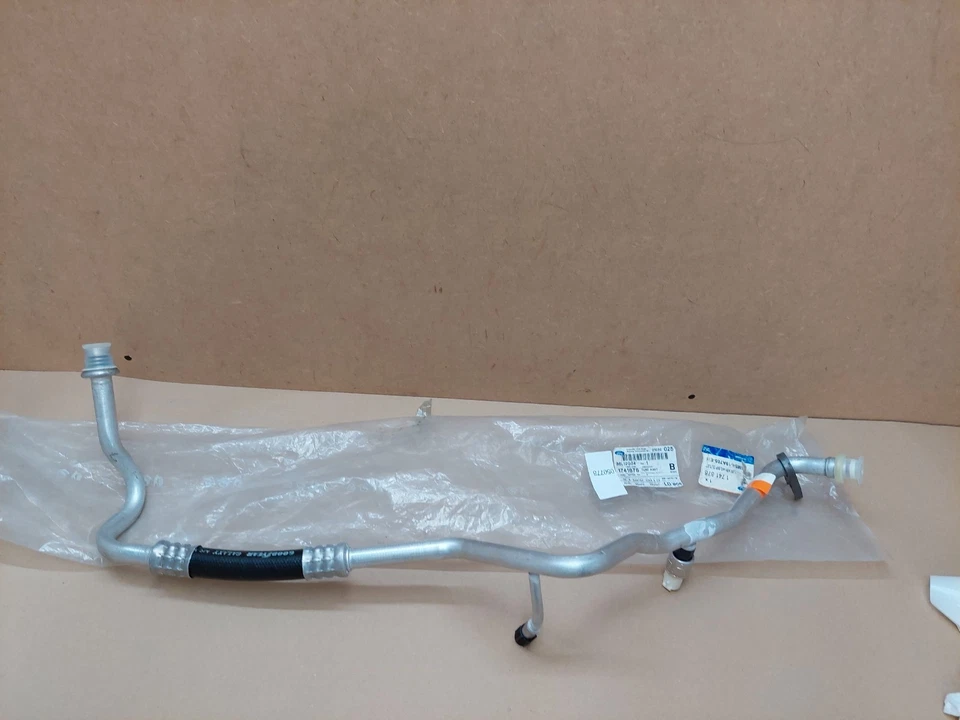 Ford Focus Mk2 AC Air Conditioning Hose Pipe 1741878 1.6 2.0L 2008-2011 Genuine - Image 3 of 4