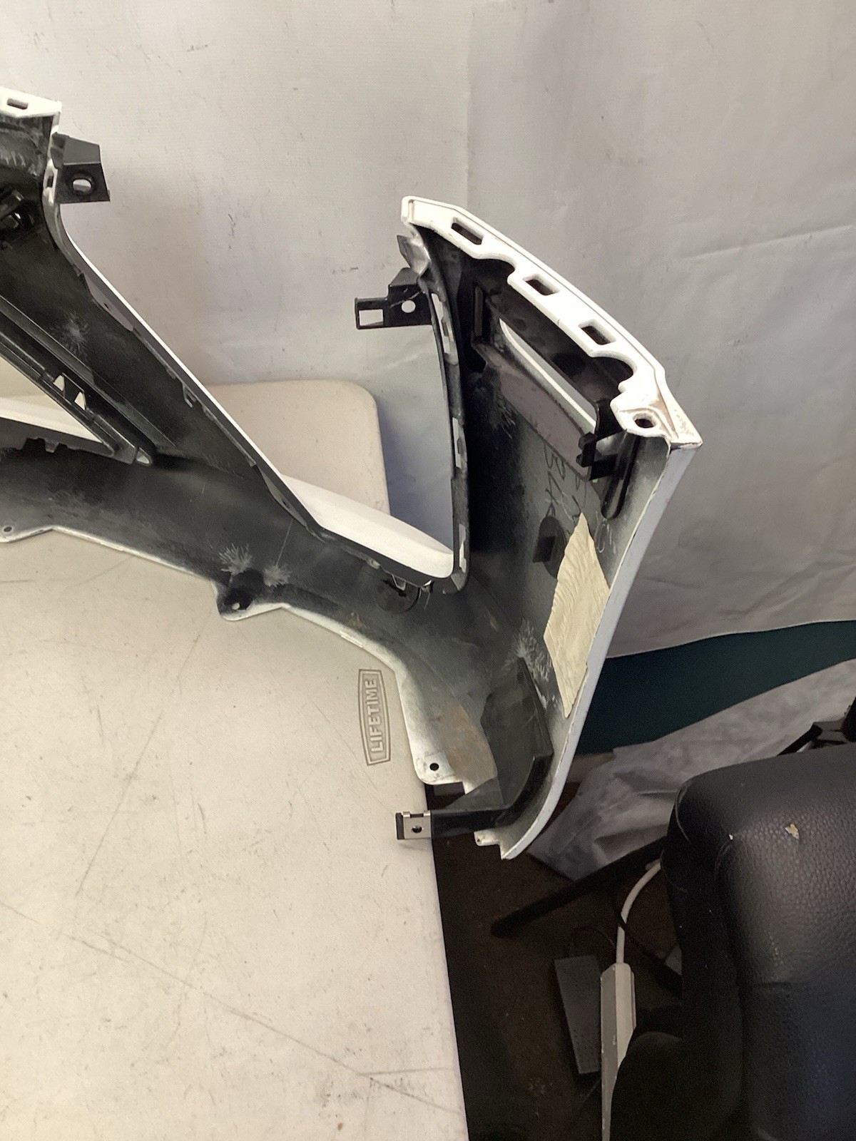 2020-2021-2022 BENTLEY GT GTC COUPE FRONT BUMPER COVER USED OEM 3SD 807 437