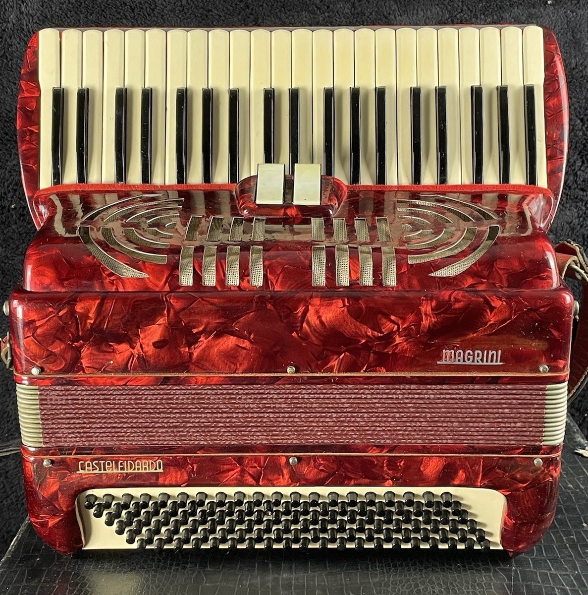 Magrini Accordion Red Castelfidardo Italy - 41 Key / 120 Bass