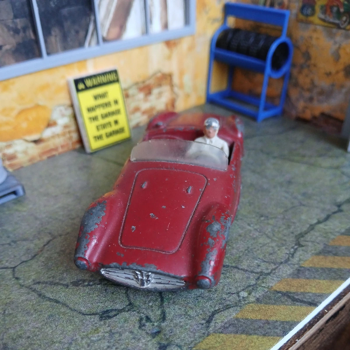 Jouet Ancien Dinky Toys - Modèle 22A Maserati - Échelle 1:43 - Fabriqué En France - Occasion