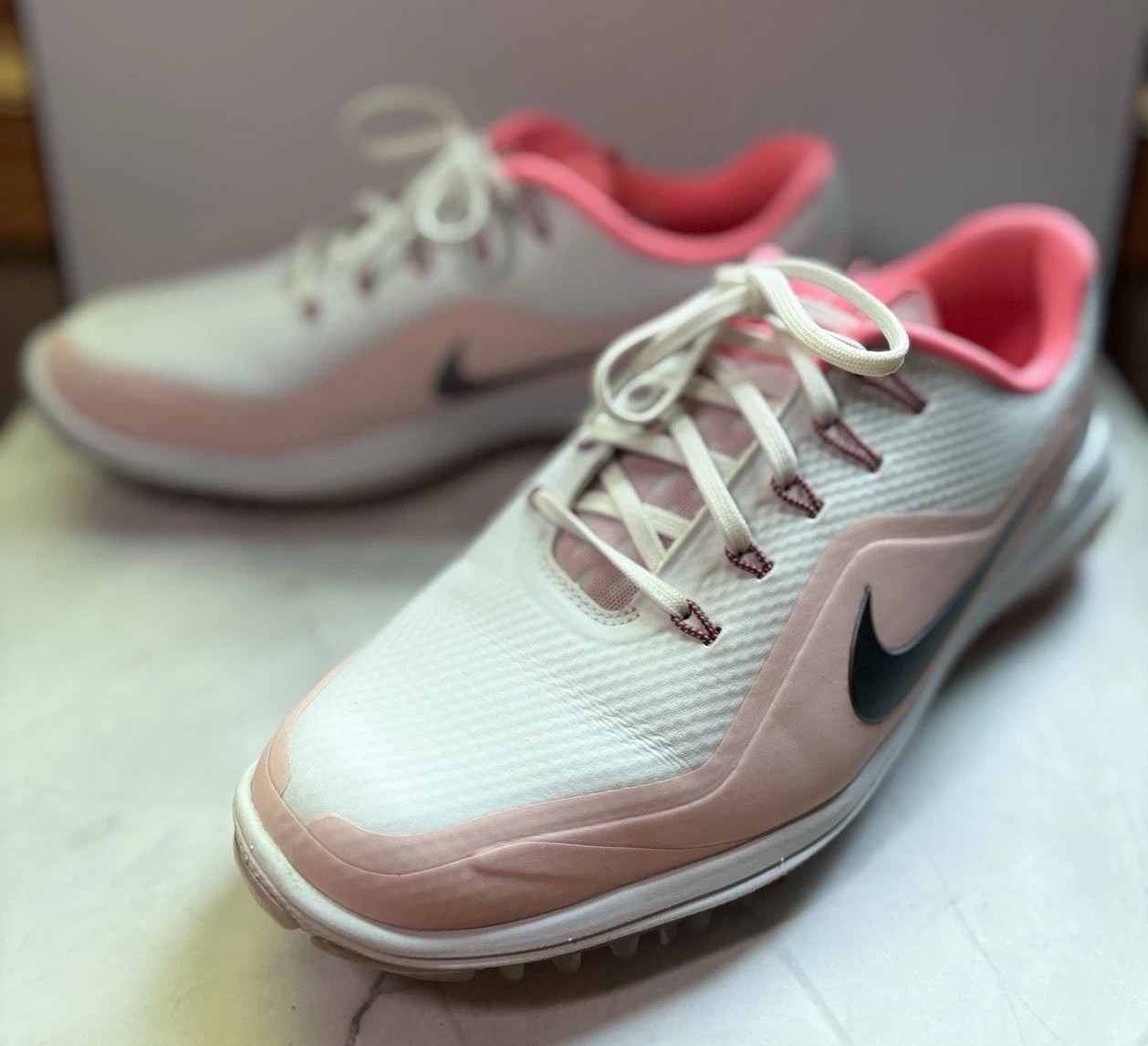 Pink/white Size 9 909083-103