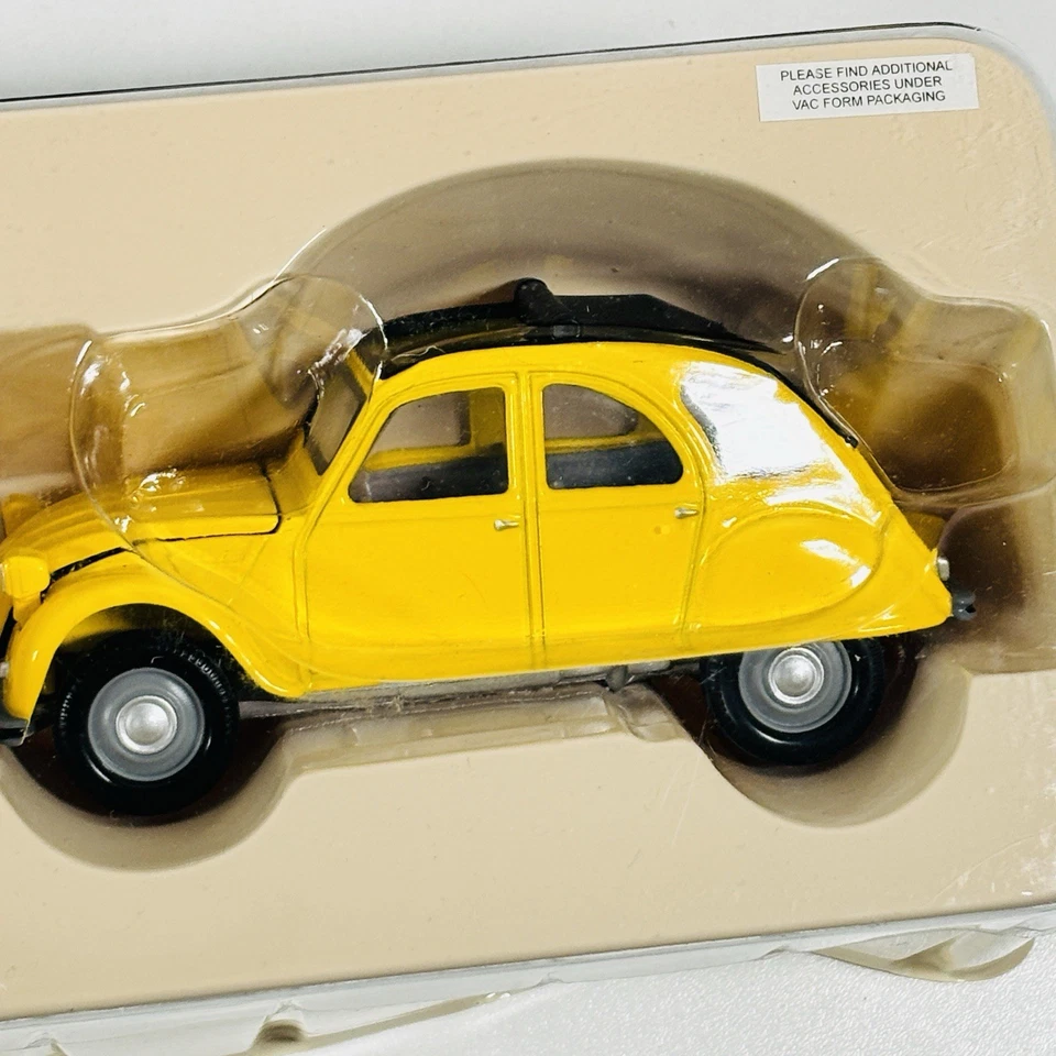 RARO Corgi 65301 James Bond Set Diecast Citroen 2CV y Figura James Bond Pintada Foto 3 de 4