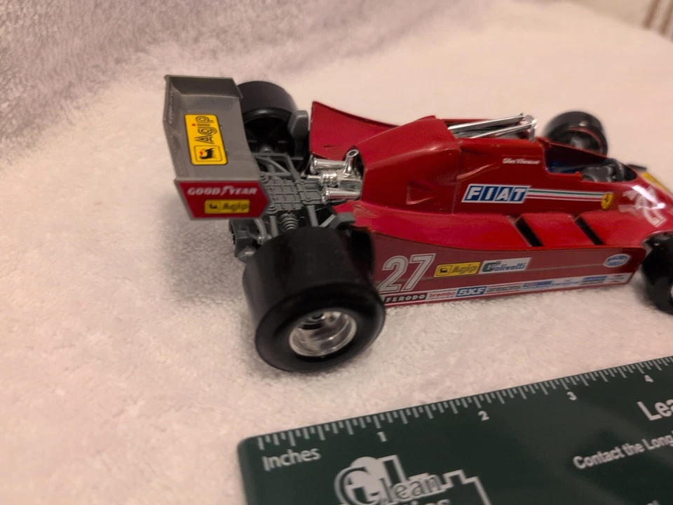 Fórmula Gilles Villanueva Burago #27 de colección, coche de carreras Foto 3 de 4