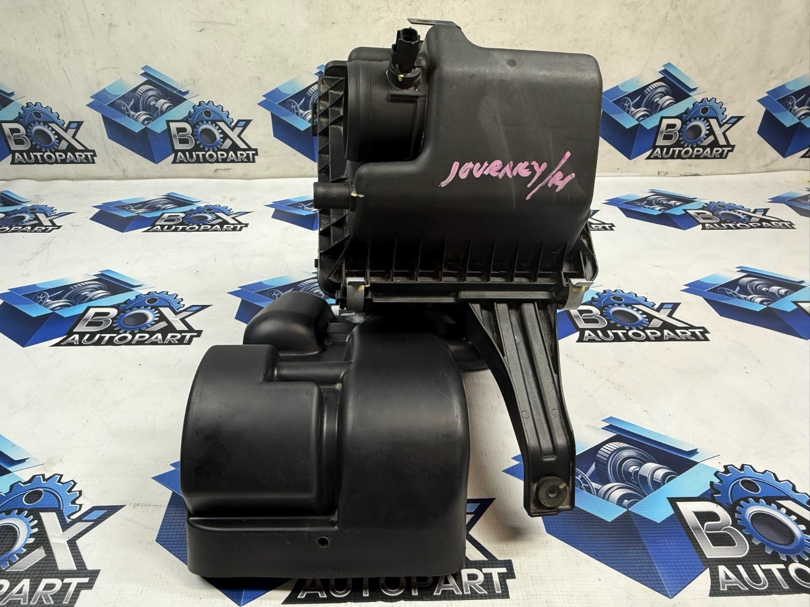 2009-2020 DODGE JOURNEY AIR CLEANER BOX ASSEMBLY 68060812AA OEM