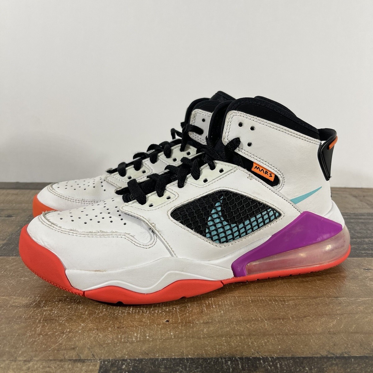 Air Jordan Mars 270 GS Hyper Violet Size 7Y Kids /8.5 Wmns