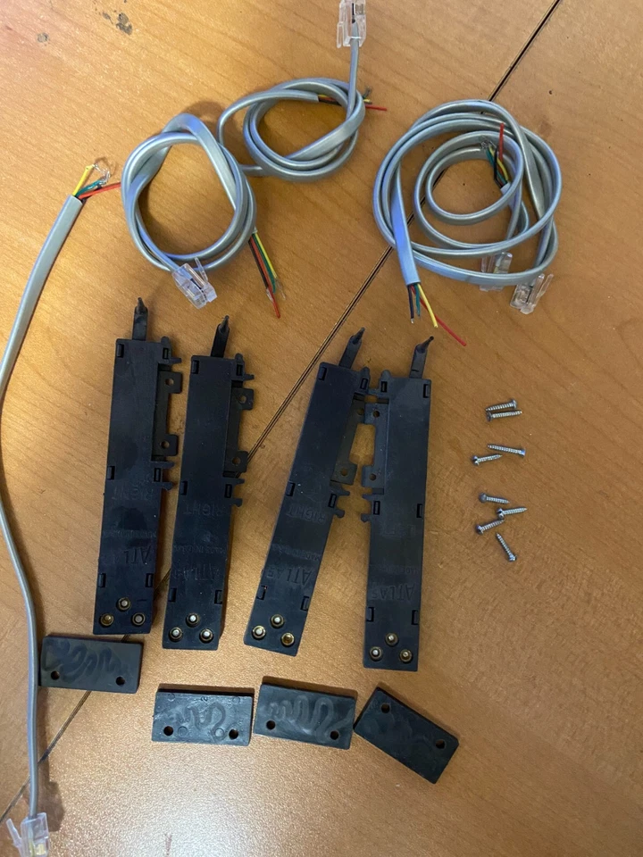 Digitrax DS54 and 4 Atlas #65 switch machines. Complete set. - Image 3 of 4