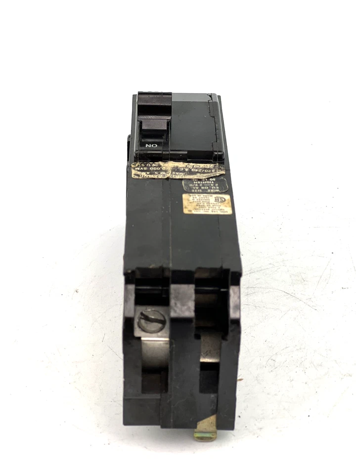 Disjuntor Q12100TF quadrado D 100 amp 2 pólos tipo Q1TF alimentação superior 240VAC - Imagem 4 de 4