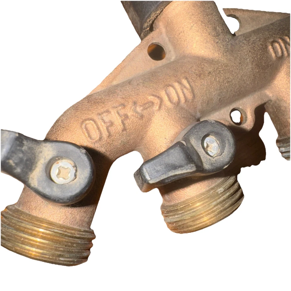 Divisor de manguera de jardín de 4 vías, latón con válvulas de cierre Foto 2 de 3