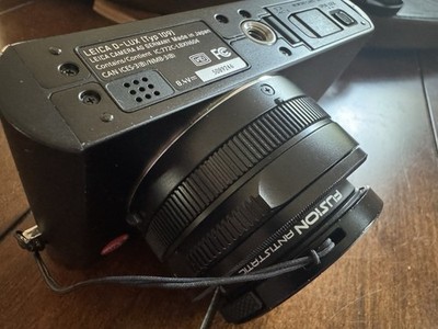 Leica D-LUX (Typ 109) + Original Leica Leather Case, Strap