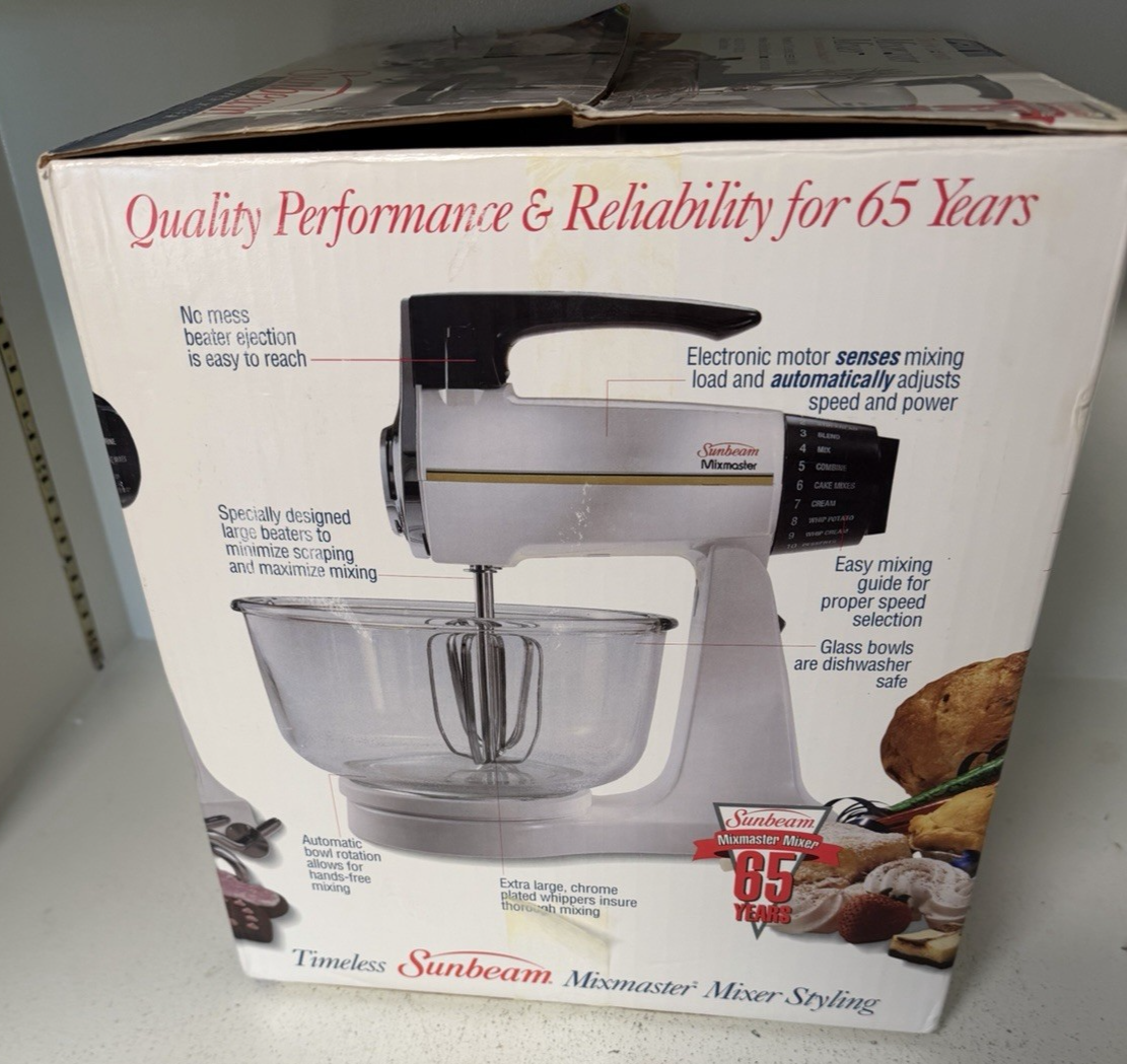 Vintage Sunbeam Mixmaster model 2360 White One Bowl Beaters Dough