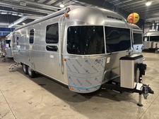 2027 Airstream Flying Cloud 27FBQ
