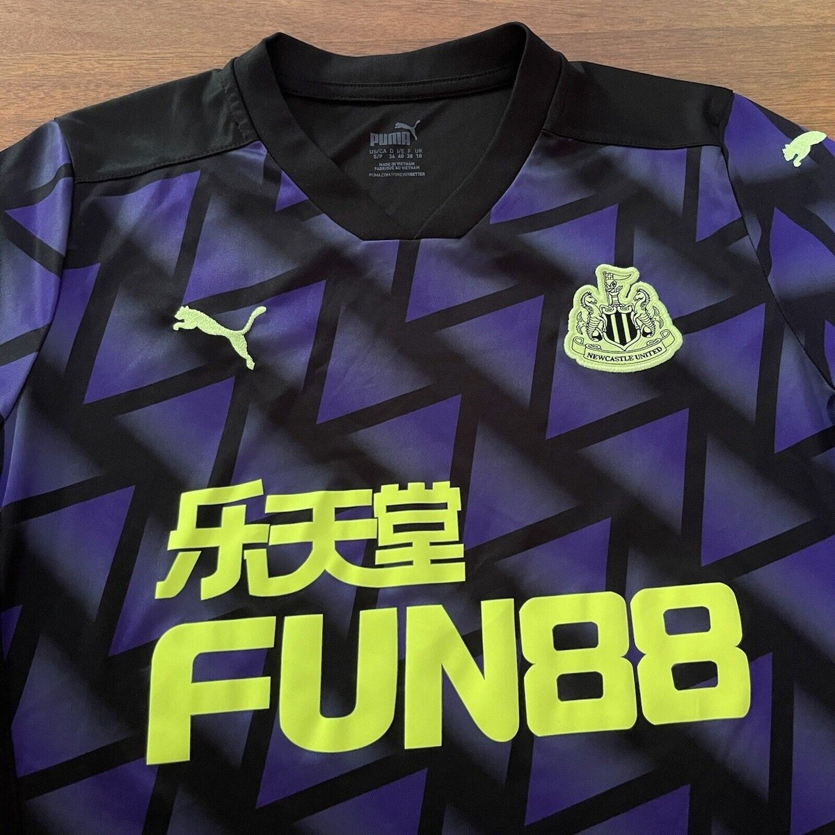 NEWCASTLE PUMA 2020/2021 FOOTBALL SOCCER THIRD WOMENS JERSEY SIZE