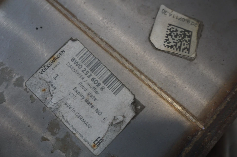 套装 2 后左右排气消声器 原始设备制造商 8W0253609K 奥迪 S5 B9 2018-2024 — 第 2/4 张图片