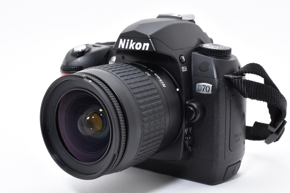 C/N 2032【MINT+】 Nikon D70 Digital Camera AF Nikkor 28-80mm f3.3