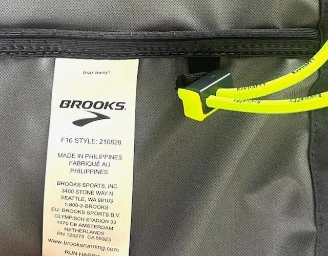Brooks Men's Drift Shell Running Jacket Medium - Image 4 of 4