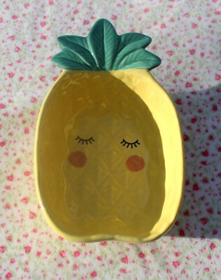 *NEW* Adorable Yellow Ceramic Pineapple Shaped Dish 8'' L x 4 3/4'' W x 3/4 T
