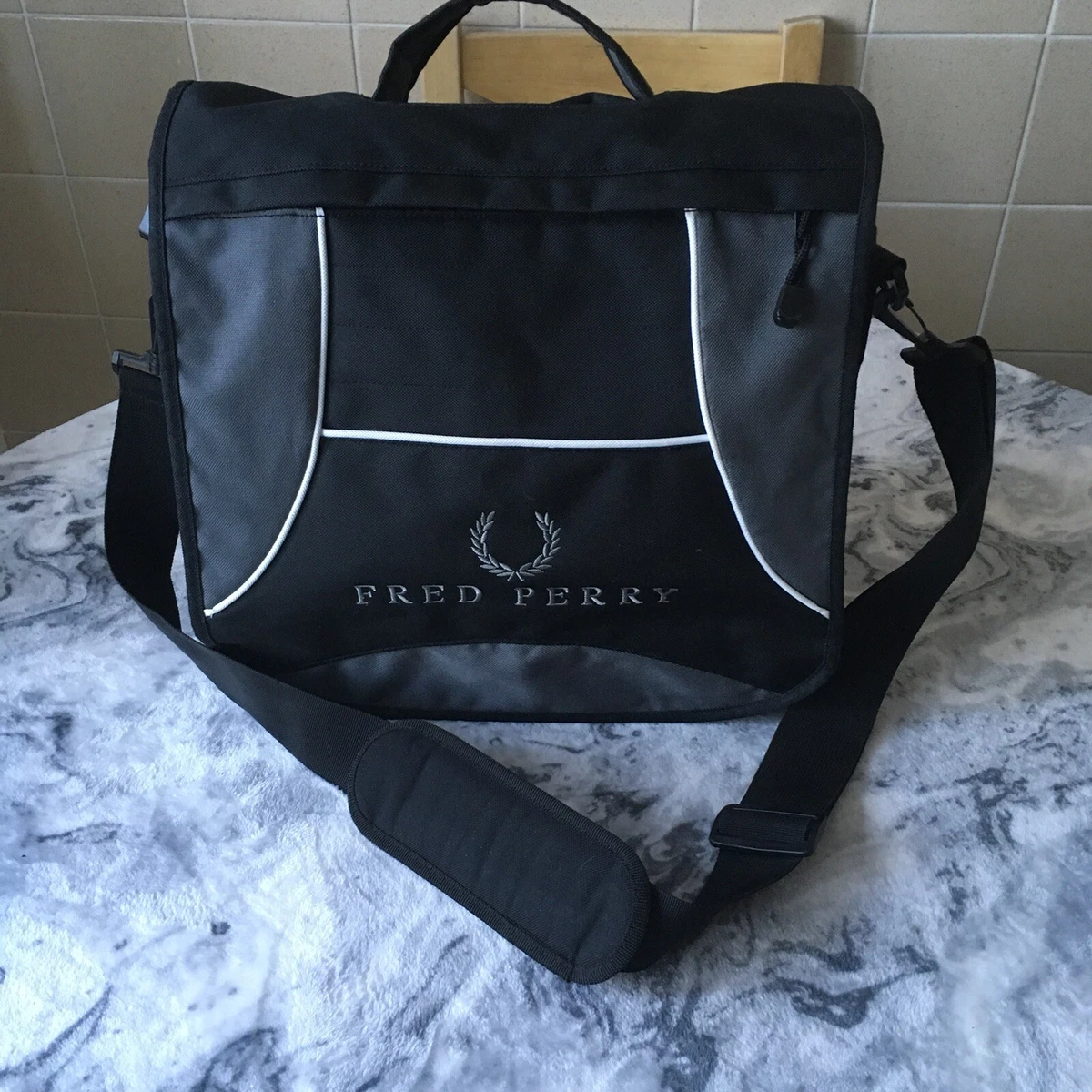 Fred perry retro flight bag new arrivals