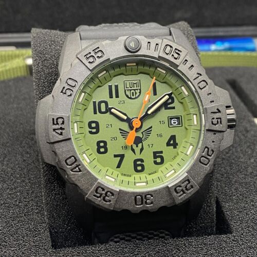 Montre pour homme à quartz Luminox Navy Seal 45 mm cadran vert carbone XS.3501.BO.TV.SET - Photo 2 sur 5