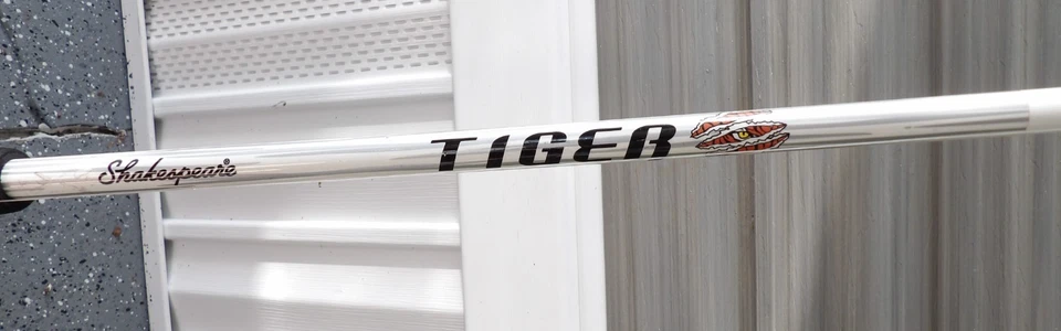 SHAKESPEARE WHITE TIGER SPINNING ROD REEL FISH COMBO 6' 6" MED-HVY 2 PC - Image 3 of 4