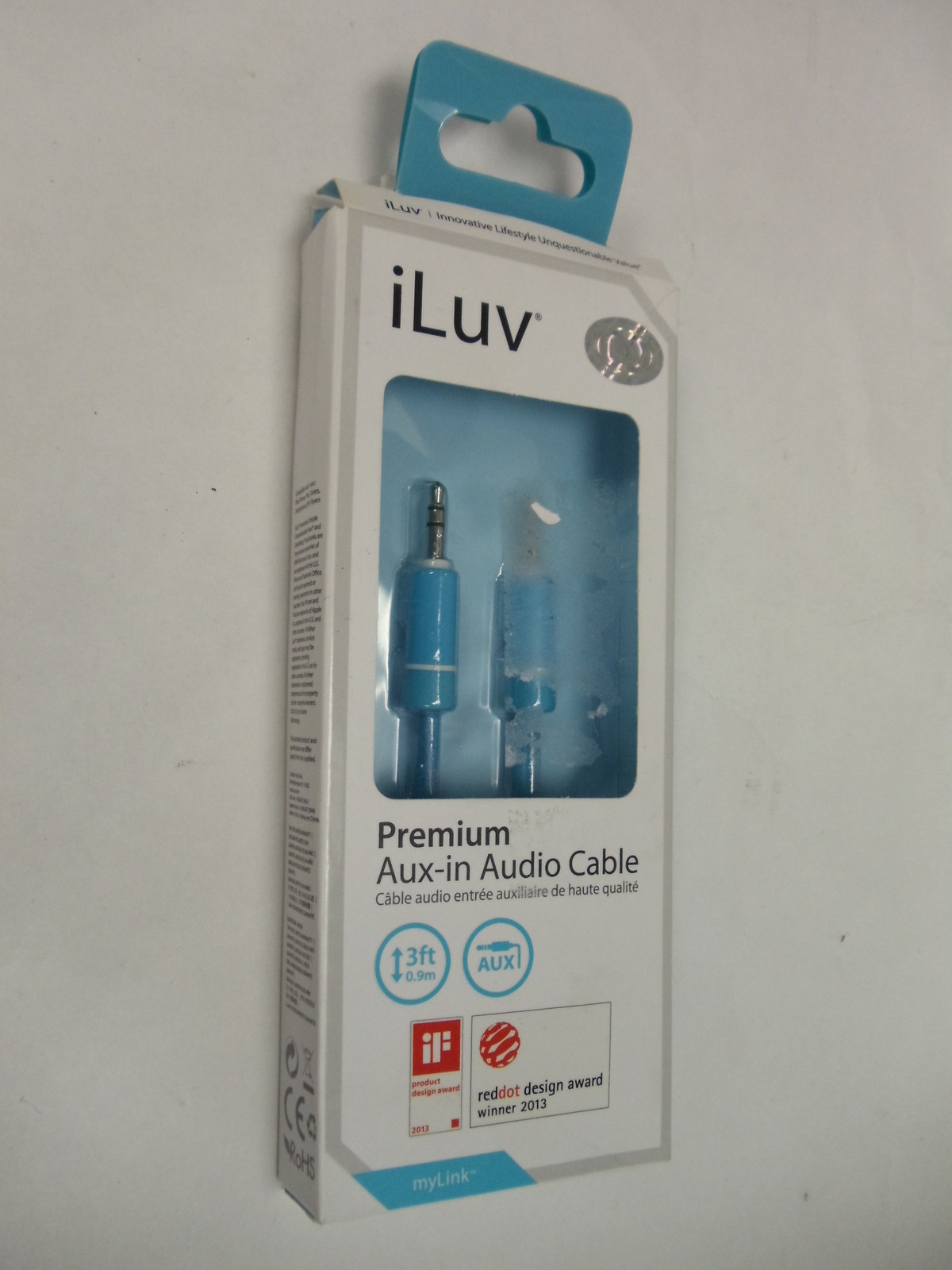 iLuv ICB110BLU 3-Feet Premium Aux-In Audio Cable  Blue