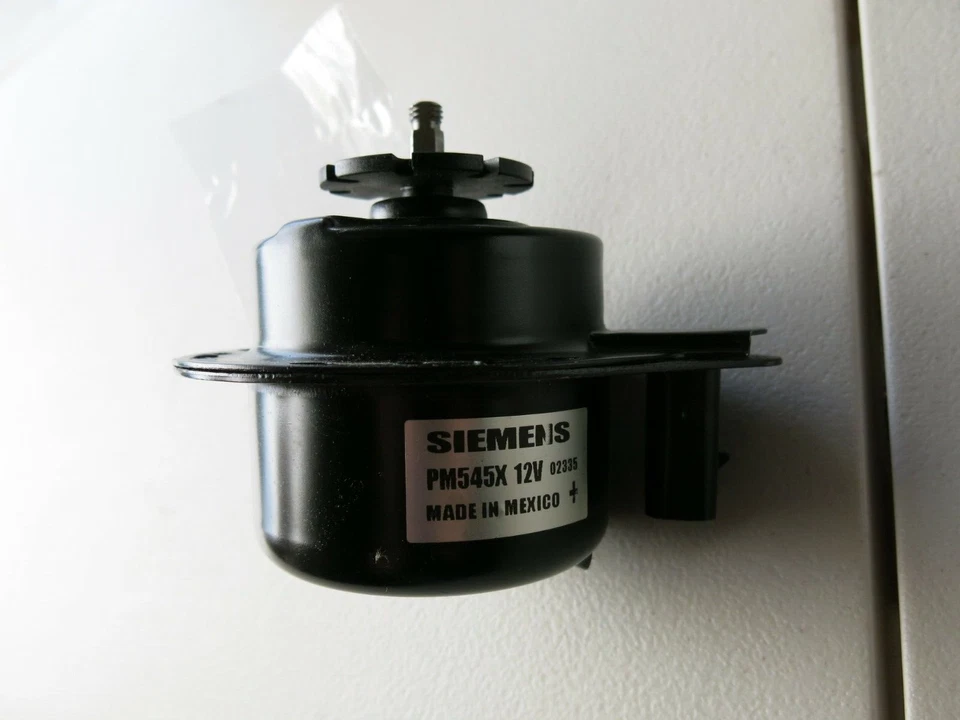 Motor ventilador de refrigeración Siemens VDO PM545 se adapta a 97-02 Buick, Oldsmobile, Pontiac Foto 2 de 4