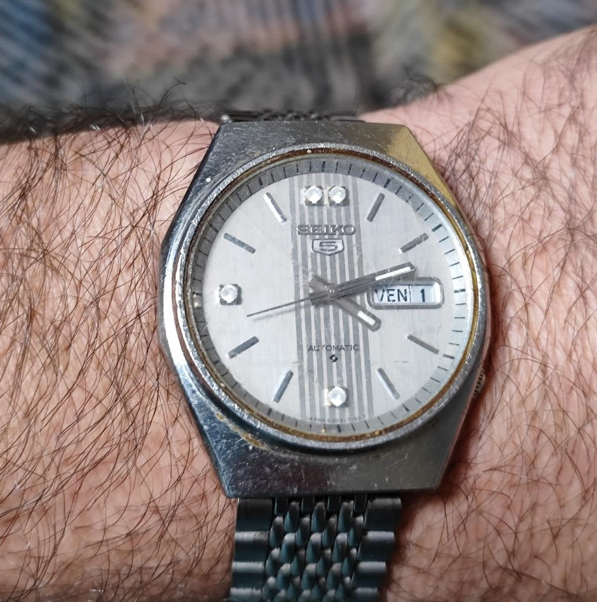 稼働品SEIKO 5 自動巻き腕時計 6309-7330 シルバー×革風バンド 稼働品SEIKO 5 自動巻き腕時計 6309-7330 シルバー×革風バンド