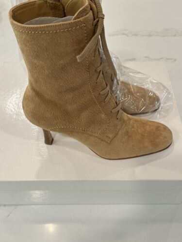 Botas de tacón alto Isaac Mizrahi de gamuza camel con cordones - Imagen 6 de 6