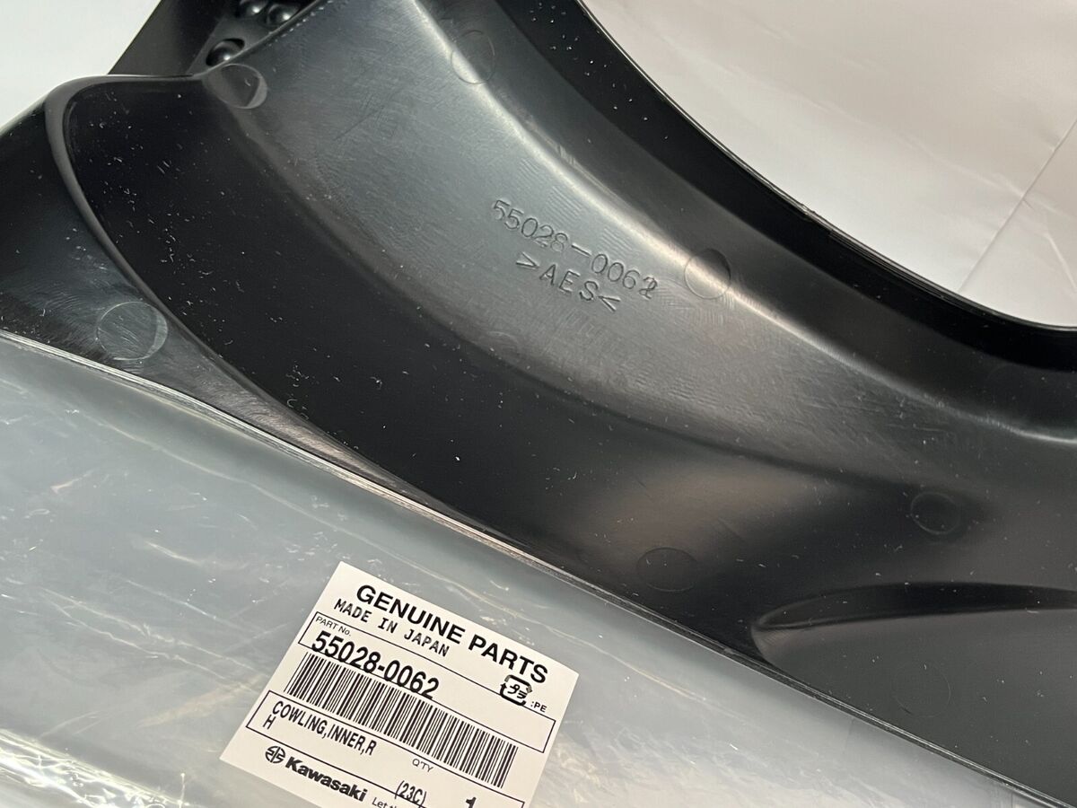 2006 - 2011 GENUINE KAWASAKI NINJA ZX-14 RIGHT RAM AIR DUCT 2006 - 2011 GENUINE KAWASAKI NINJA ZX-14 RIGHT RAM AIR DUCT
