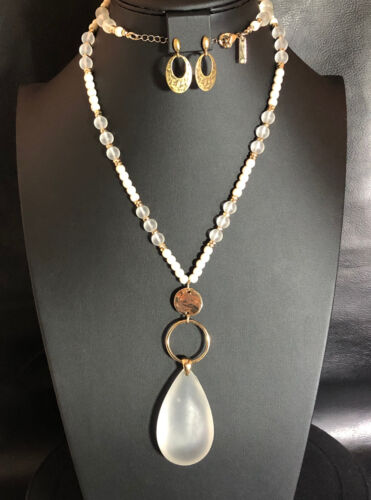 Gold Cream Howlite & Frosted Glass Bead Pendant Necklace WHBM + Earrings 7429