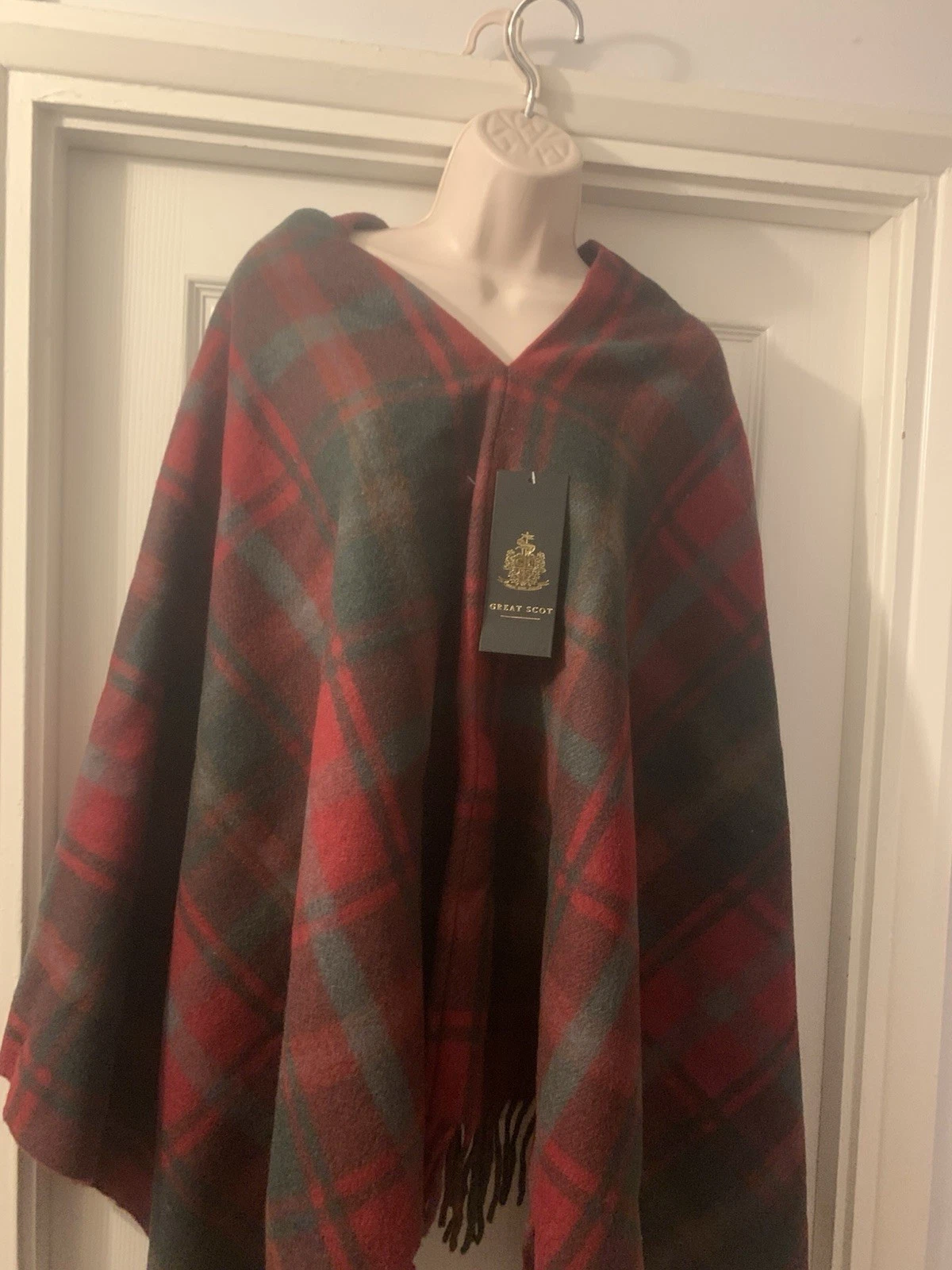 Great Scot Tartan Poncho Extra Warm Maple Leaf One Size M/L RRP 95 Freepost