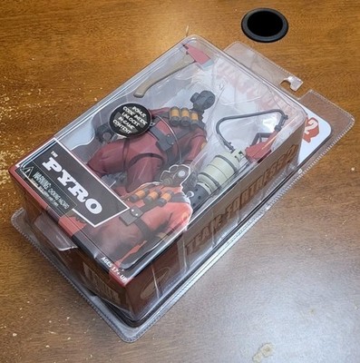 NECA Team Fortress 2 パイロ NECA Team Fortress 2 Tf2 The Pyro Action Figure Valve Mercenary