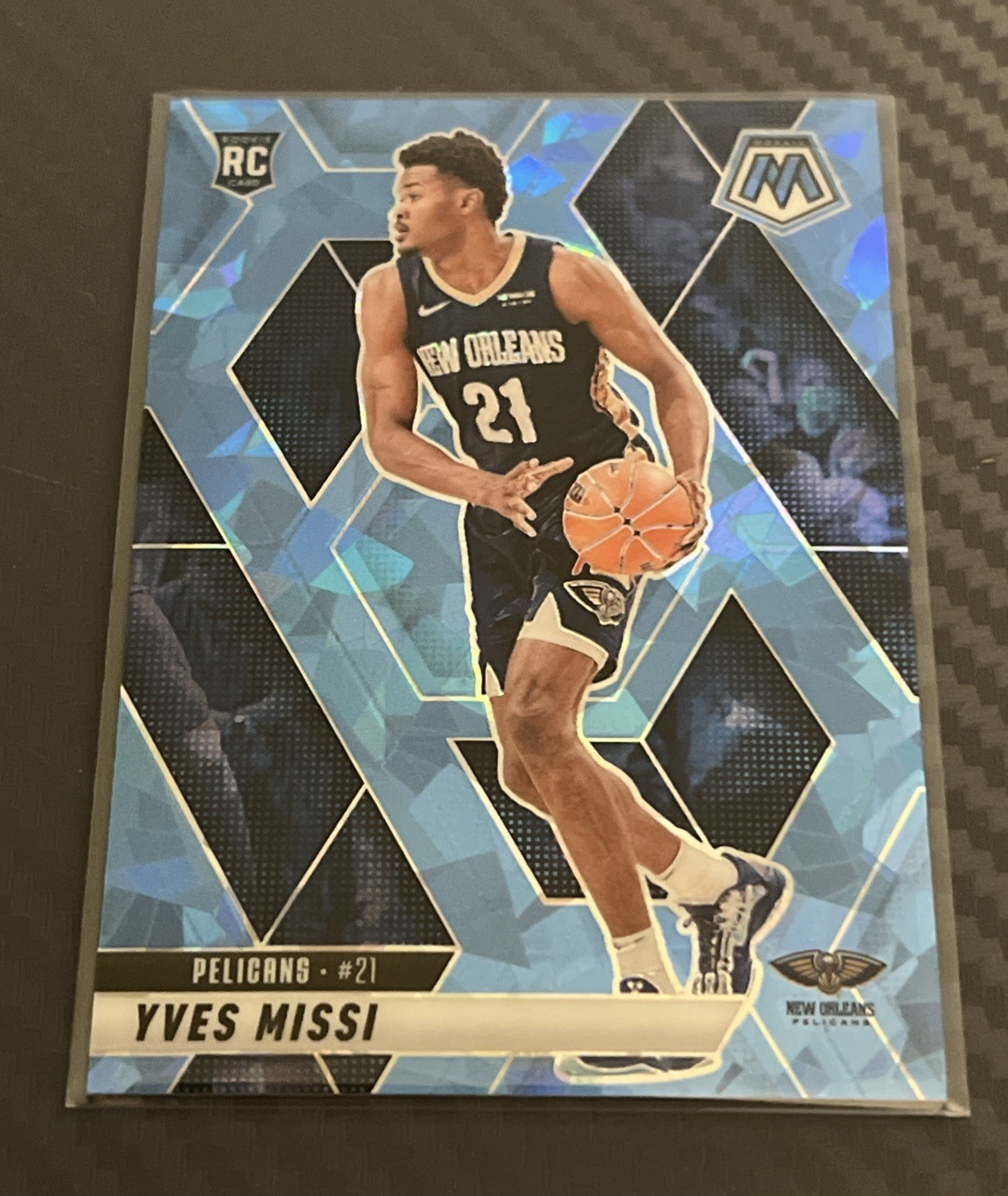2024-25 Panini Mosaic Ice Mosaic Prizm #243 Yves Missi /125 New Orleans Pelicans