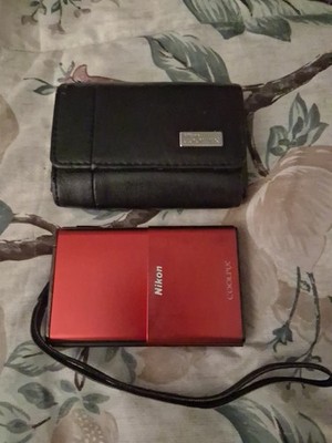 Nikon Coolpix S80 Digital Camera 14.1MP Red with Case