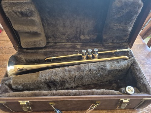 Holton T100x Professional Trumpet