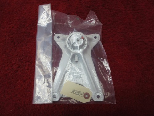 Piper PA-28, PA-32, PA-44 AFT Trunnion Fitting PN 67042-13, 67042-013