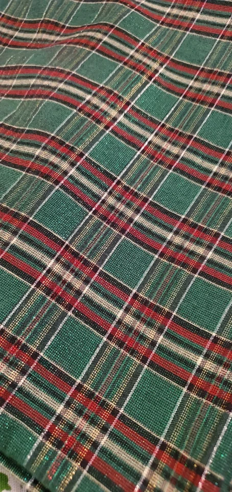 NUEVO Mantel de Navidad Tradicional Verde a Cuadros 56" X 120" con Rojo y Dorado Foto 3 de 4